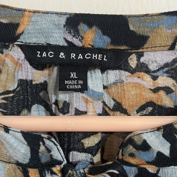 Patterned Long Sleeve Blouse - Picture 3 of 6